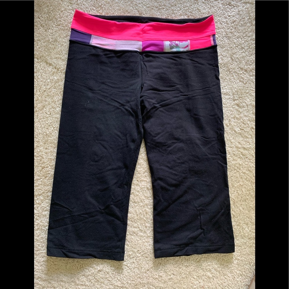 Lululemon cropped yoga pants